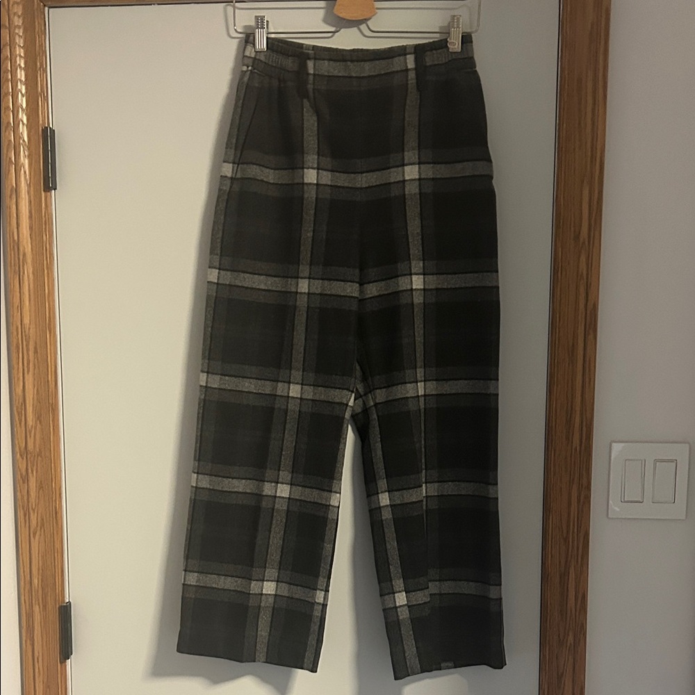 Wilfred Charcoal and Light Gray Checkered Wool Capri Pants